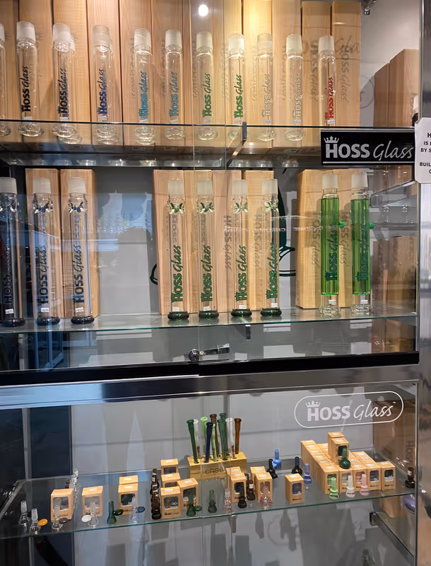 Shelf1 of HOSS Glass