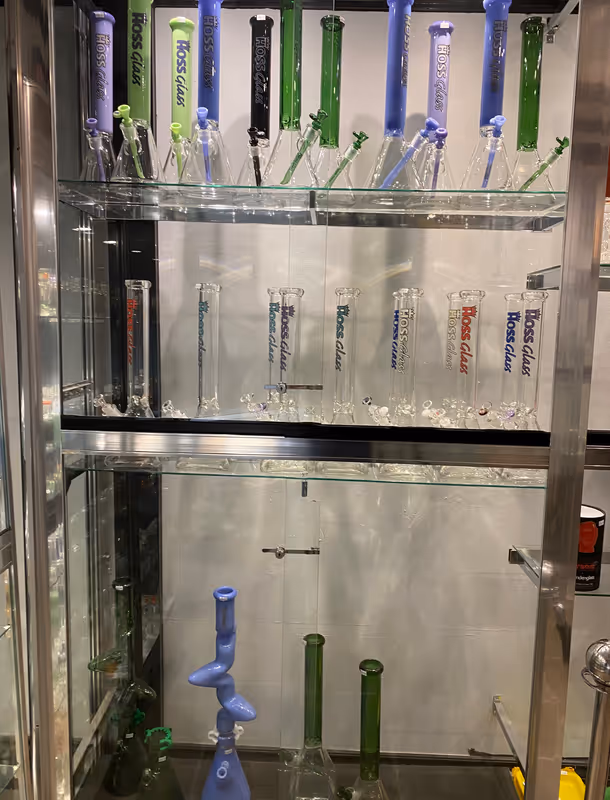 Shelf5 of HOSS Glass